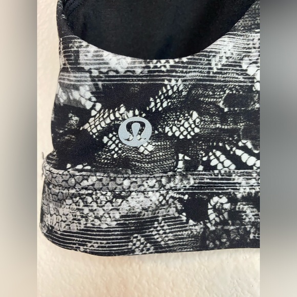Lululemon All Sport Bra III Size 4 - Picture 4 of 5